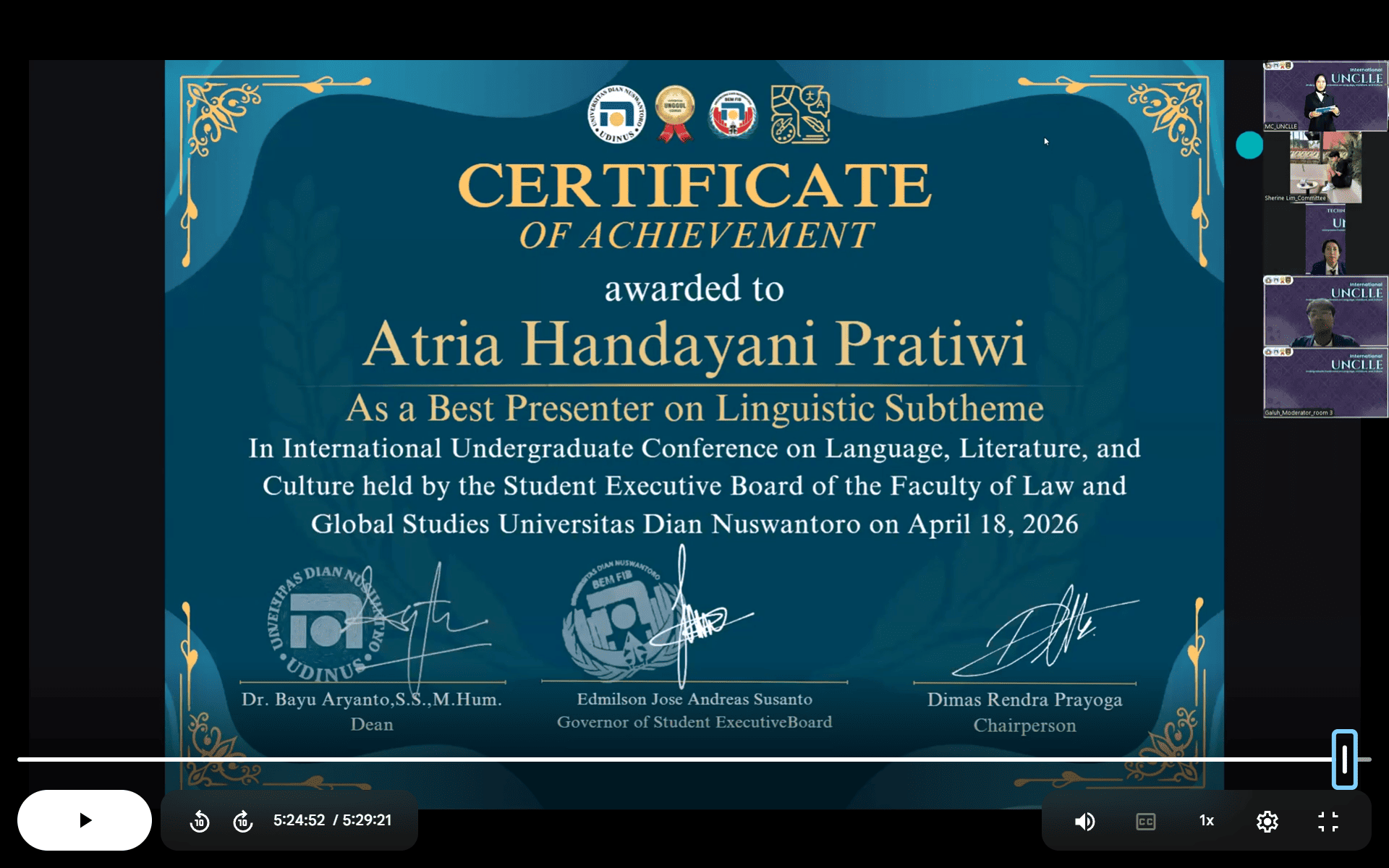 Penyerahan Sertifikat Pemenang Best Presenter 1